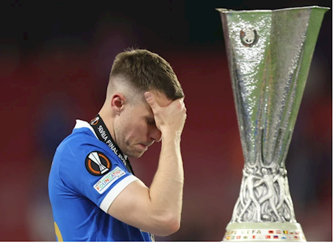 Aaron Ramsey đá hỏng 11m trước Frankfurt, HLV Rangers nói gì?