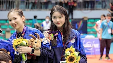 Ngọc nữ cầu lông Thái Lan đốn tim NHM tại SEA Games 31