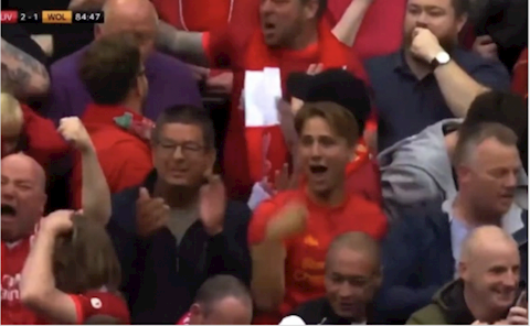 Đã rõ lý do CĐV Liverpool ăn mừng khi Man City dẫn trước Aston Villa 3-2
