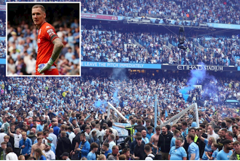 Thủ môn Aston Villa bị hành hung sau trận thua Man City