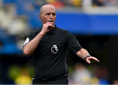 Trọng tài trận Chelsea vs Tottenham thừa nhận mắc sai lầm