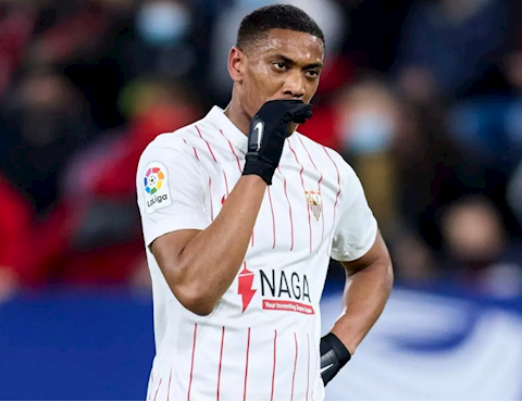 Sevilla trả Anthony Martial lại cho MU
