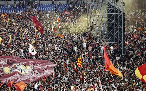 Olympico đón 50 nghìn khán giả dù Roma đá chung kết ở Albania