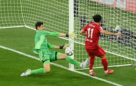 Hóa thánh trước Liverpool, Courtois lập kỉ lục mới tại Champions League