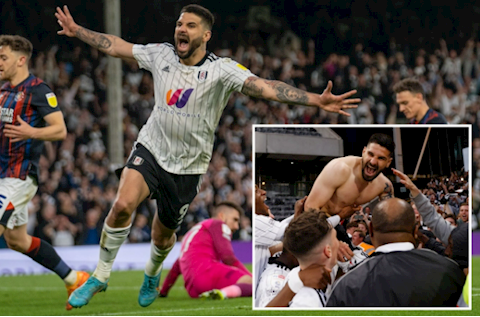Aleksandar Mitrovic phá kỷ lục ghi bàn ở giải Hạng nhất Anh