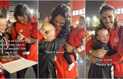 VIDEO: Fan nữ khóc nức nở níu giữ Cavani ở lại Man Utd