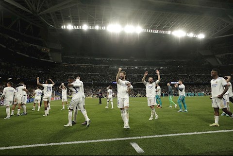 VIDEO: Cầu thủ Real Madrid nhảy múa cực sung sau khi vào Chung kết C1
