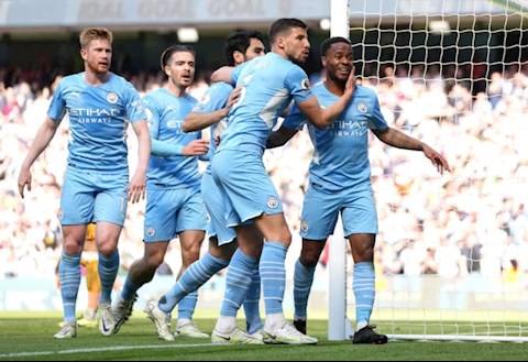 Patrice Evra: Cầu thủ đến Man City chỉ vì tiền