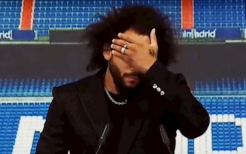 VIDEO: Marcelo không kìm được nước mắt trong ngày chia tay Real Madrid