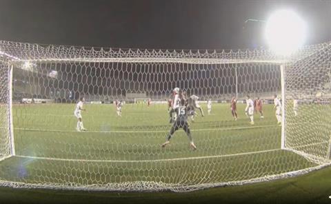 Indonesia mở tỷ số vào lưới Philippines sau pha ném biên như đá phạt góc