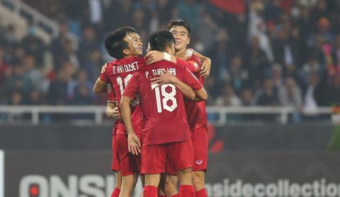 Siêu phẩm ghi bàn của Châu Ngọc Quang trước Myanmar