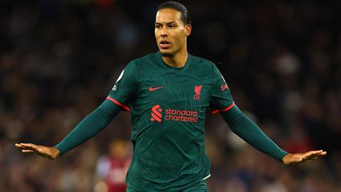 Virgil van Dijk nguy cơ ngồi ngoài dài hạn vì chấn thương