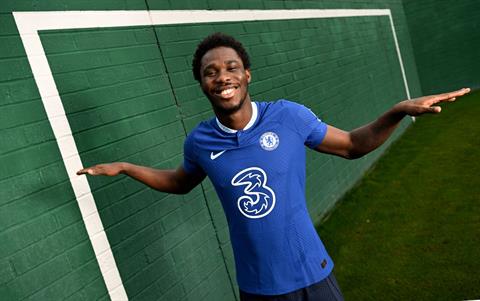 CHÍNH THỨC: Chelsea chiêu mộ thành công tiền đạo trẻ tiềm năng