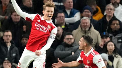 HLV Mikel Arteta khen ngợi một cầu thủ sau trận thắng Tottenham