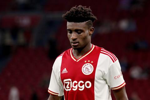 MU lại tiếp cận cầu thủ của Ajax