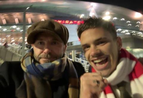 Beckham bị con trai cà khịa sau thất bại của MU trước Arsenal