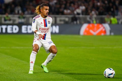 MU chiêu mộ thêm cầu thủ của Lyon