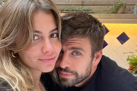 Bạn gái mới của Pique phải ở nhà bố mẹ để tránh cơn thịnh nộ từ Shakira