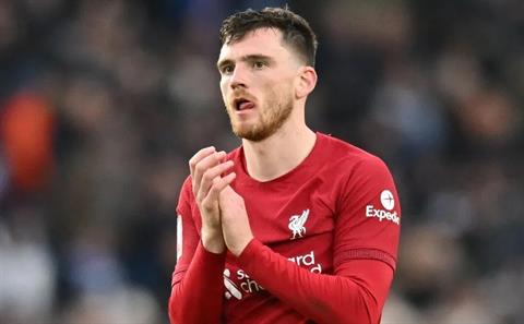 Andy Robertson bị Roy Keane gọi là đứa trẻ to xác