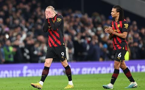 Gary Neville: Có gì đó kỳ lạ đang xảy ra với Man City