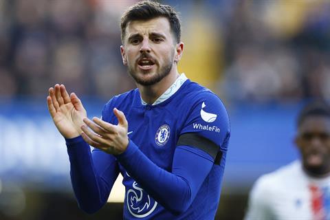 Liverpool thừa nước đục thả câu vụ Mason Mount