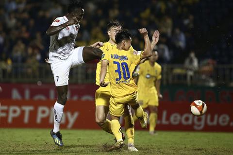 HLV Huy Hoàng chưa hài lòng với cầu thủ trẻ của SLNA