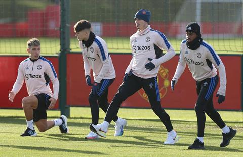 MU mất hai cầu thủ quan trọng ở đại chiến với Barca