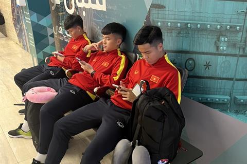 U20 Việt Nam trải qua chặng bay 'mất sức' tới Tây Á
