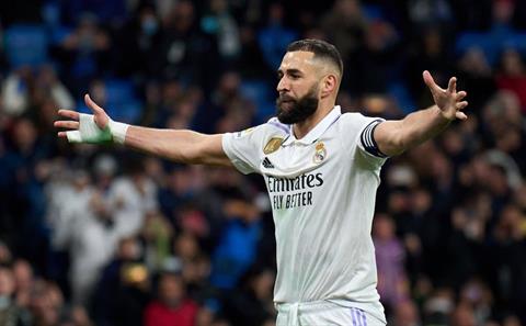 Benzema bất ngờ quay xe, cam kết ở lại Real Madrid