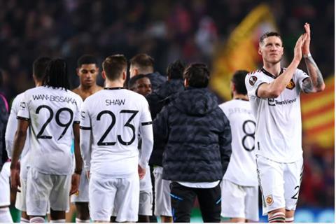 Erik ten Hag giải thích lý do Wout Weghorst đá hộ công trước Barca