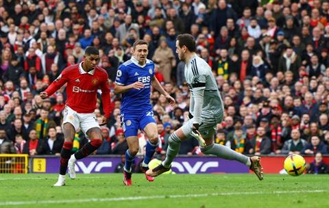 Cứ 2 phút lại có một cú dứt điểm ở trận MU vs Leicester