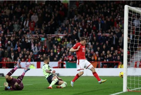Kyle Walker bị sốc sau trận hòa Nottingham Forest