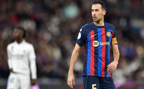 Sergio Busquets thiết lập 2 kỷ lục mới ở Siêu kinh điển