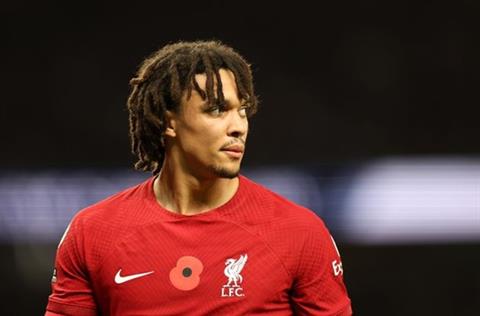 Alexander Arnold bỏ kỳ nghỉ để chuẩn bị cho trận gặp Man City