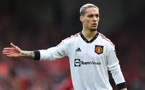 Có Antony, MU coi như đá 10 người trước Liverpool