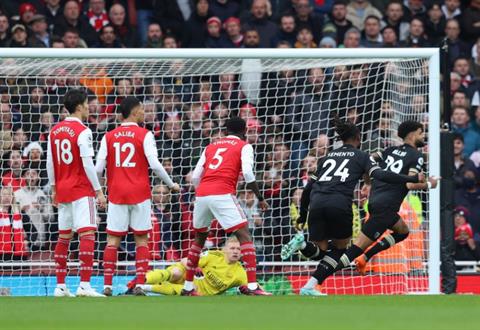 Bàn mở tỷ số của Bournemouth trước Arsenal không hợp lệ