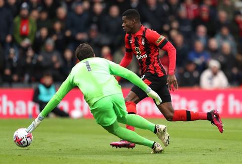 Peter Crouch: Liverpool thua Bournemouth vì chủ quan