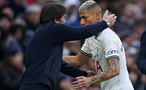 HLV Conte giải thích lí do sử dụng Richarlison từ đầu