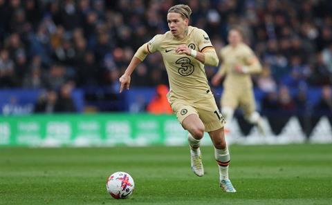 Mudryk muốn sống với phụ huynh để nhanh chóng hoà nhập tại Chelsea