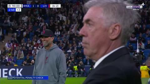 Jurgen Klopp khiến NHM sợ khiếp vía với nụ cười vô tri