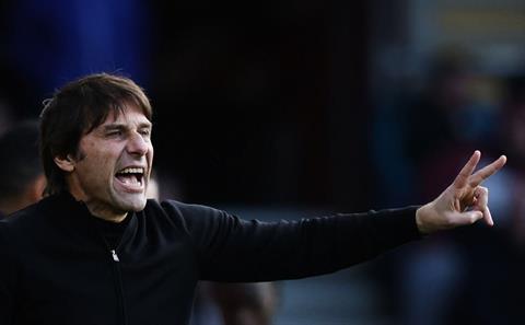 Cầu thủ Tottenham muốn Conte bị sa thải sau phát biểu gây sốc