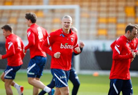 Hé lộ cách ngăn cản Erling Haaland ghi bàn