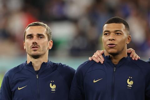 Griezmann từng khó chịu với Mbappe 