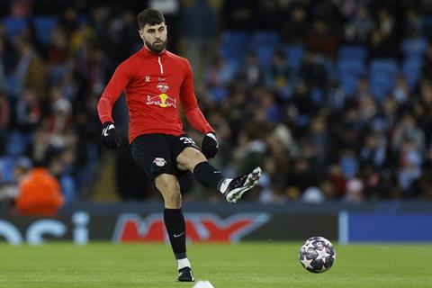Chelsea mua bằng được Josko Gvardiol