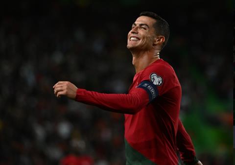 Cristiano Ronaldo đáng lẽ ra phải có hat-trick trước Liechtenstein