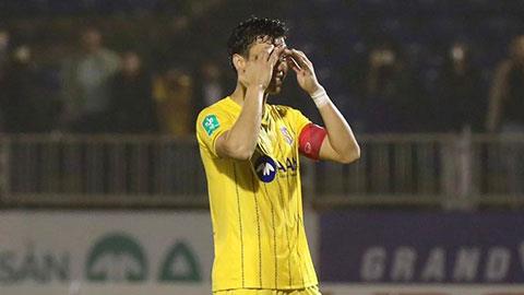 Quế Ngọc Hải bị Văn Toàn cà khịa vì sút trượt penalty