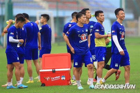 Vị khách đặc biệt trong buổi tập của HAGL tại Hà Nội