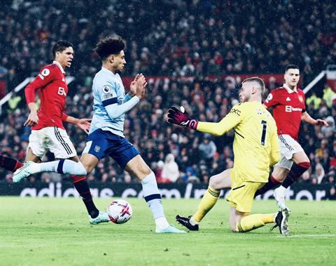 Khoảnh khắc De Gea suýt hóa tội đồ rồi trở thành người hùng trước Brentford
