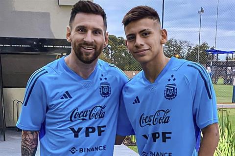 MU gửi lời đề nghị chiêu mộ Messi mới
