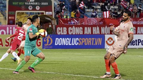 Thủ môn bắt “cực cháy”, Hải Phòng thoát thua trên sân Hàng Đẫy